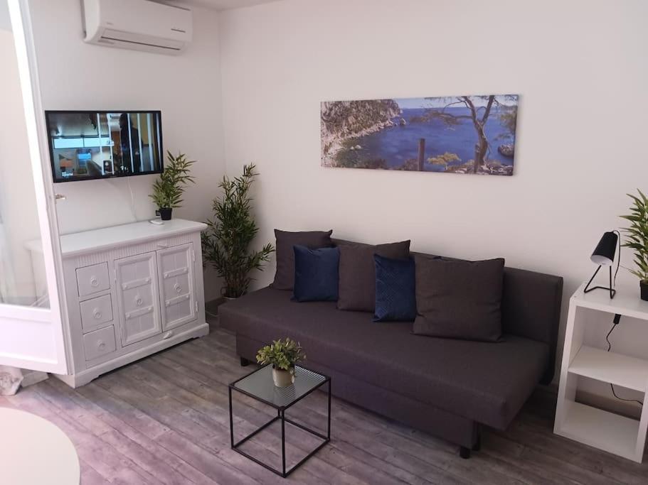 Studio Meuble Bord De Mer Bormes-les-Mimosas Extérieur photo